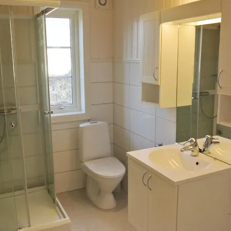 Three-bedroom Holiday Farsund With Lake View 06 *